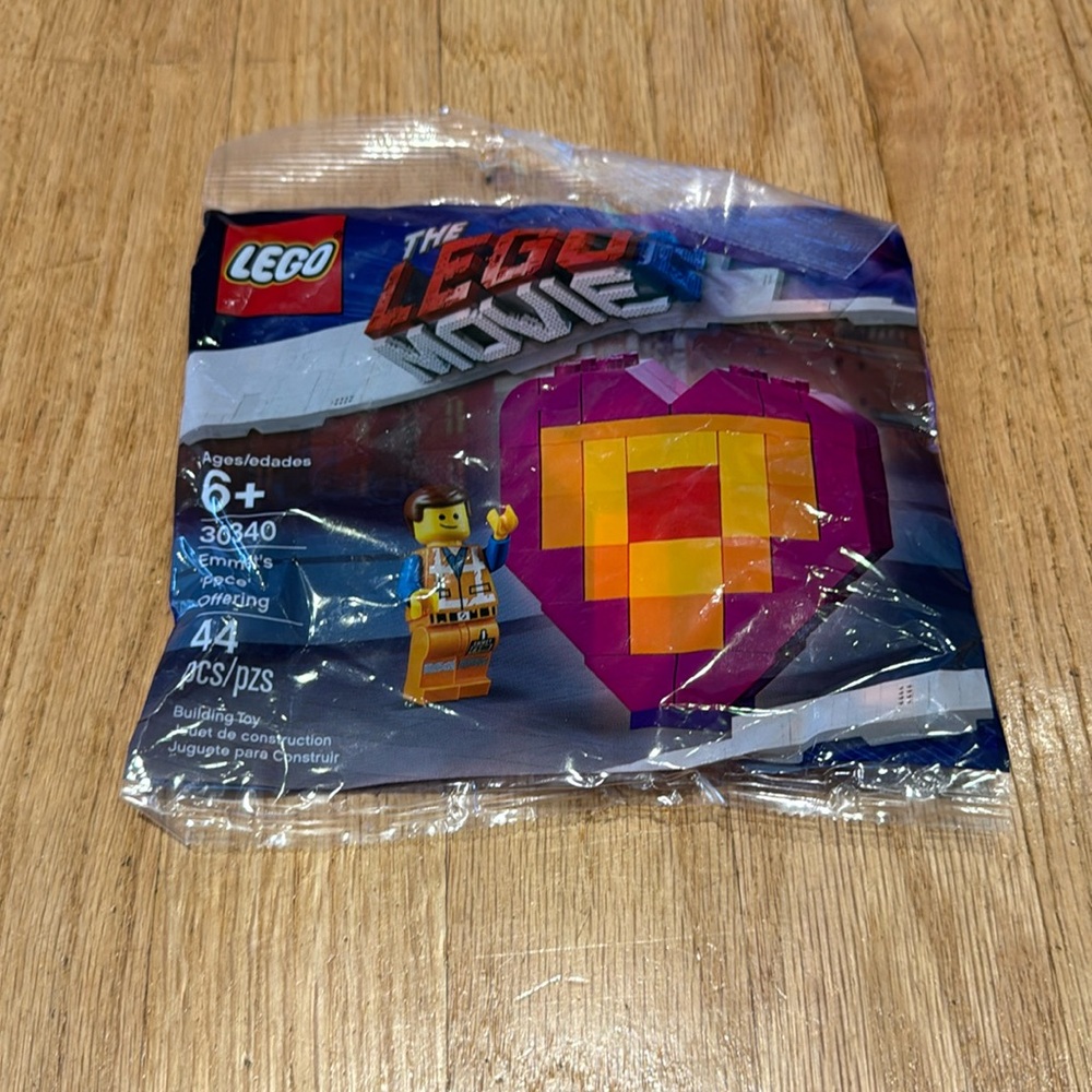 BNIP Lego poly bag Emmet’s Piece Offering 30340